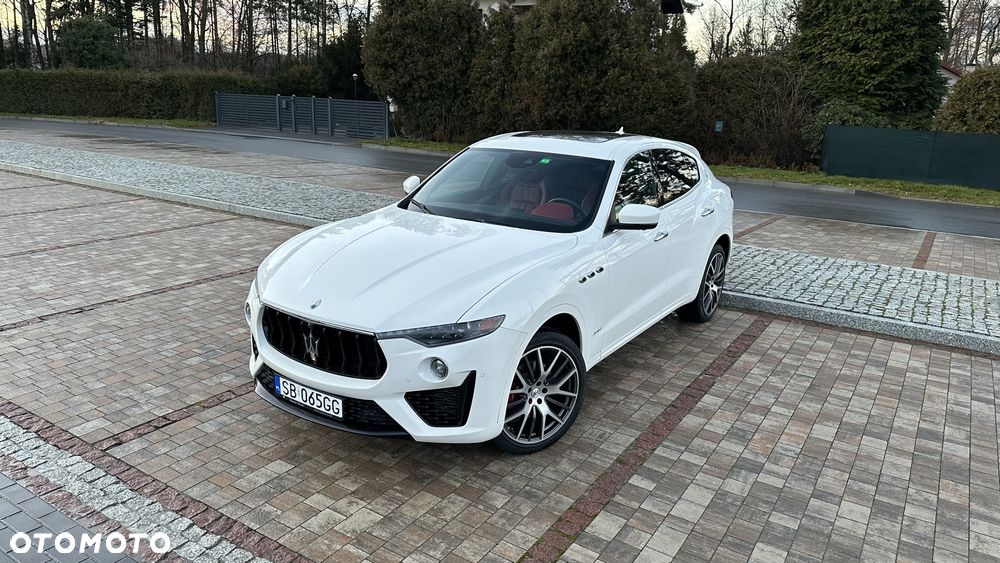 Maserati Levante Q4 Executive - 1