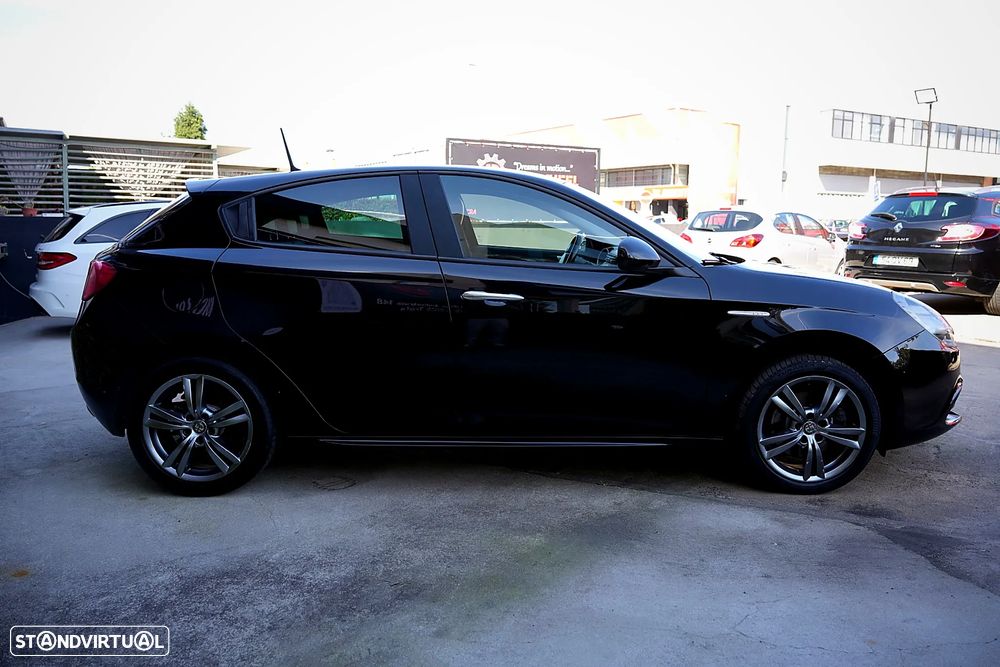 Alfa Romeo Giulietta 2.0 JTDM Super - 6