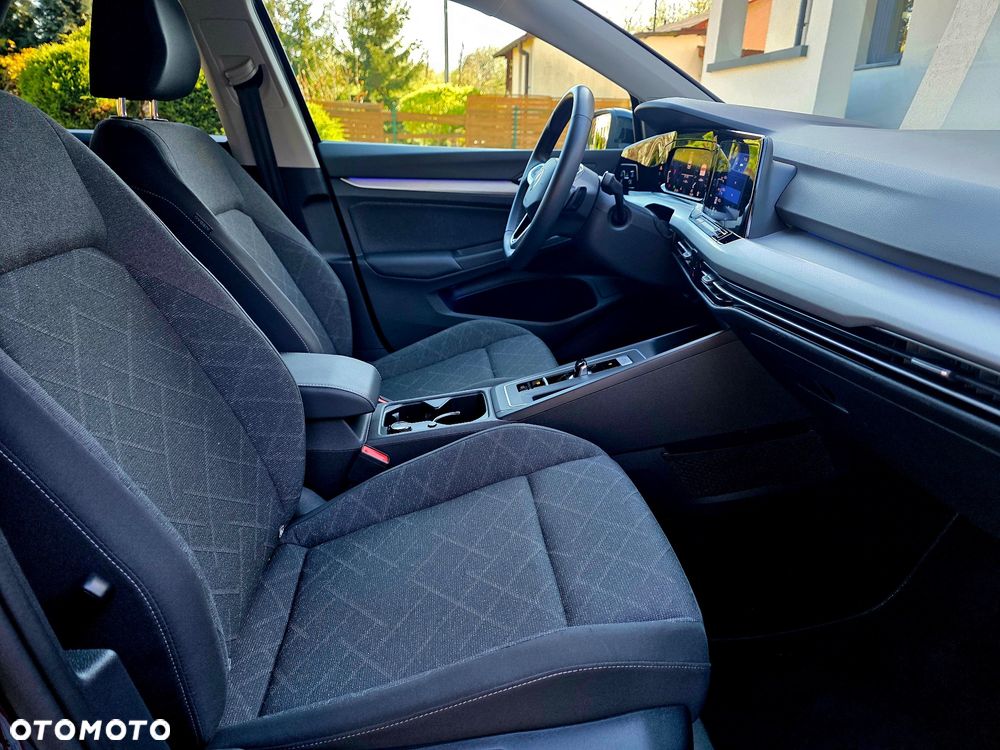 Volkswagen Golf 1.5 eTSI Life DSG - 27