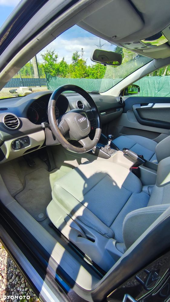 Audi A3 Sportback 2.0 TDI DPF Ambiente - 14