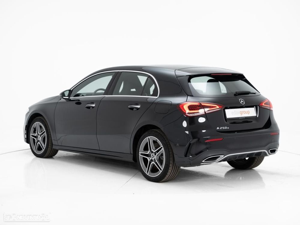 Mercedes-Benz A 250 e AMG Line - 4