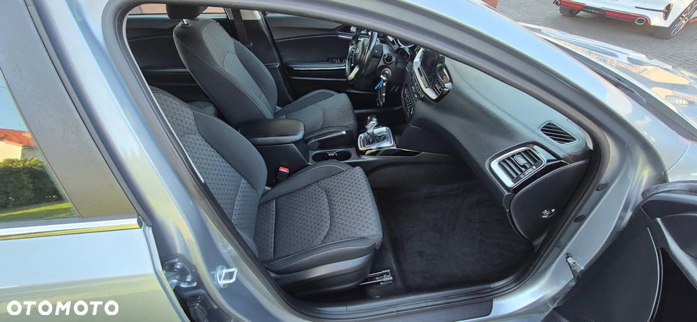 Kia Ceed 1.6 CRDi DCT Vision - 14