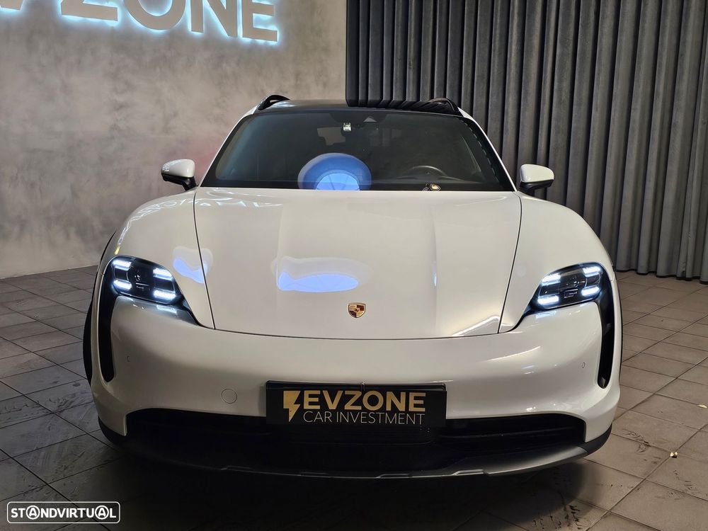 Porsche Taycan Cross Turismo 4 - 2