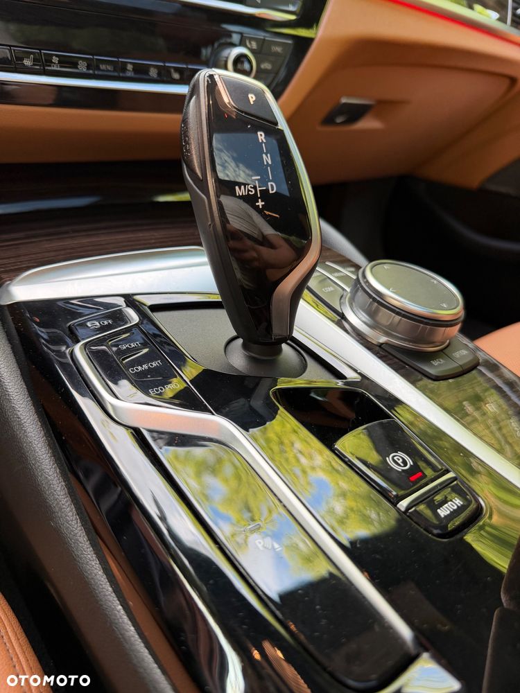 BMW Seria 5 530i xDrive - 16