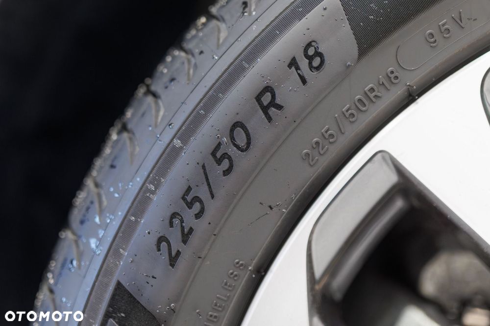 Toyota Corolla Cross - 18