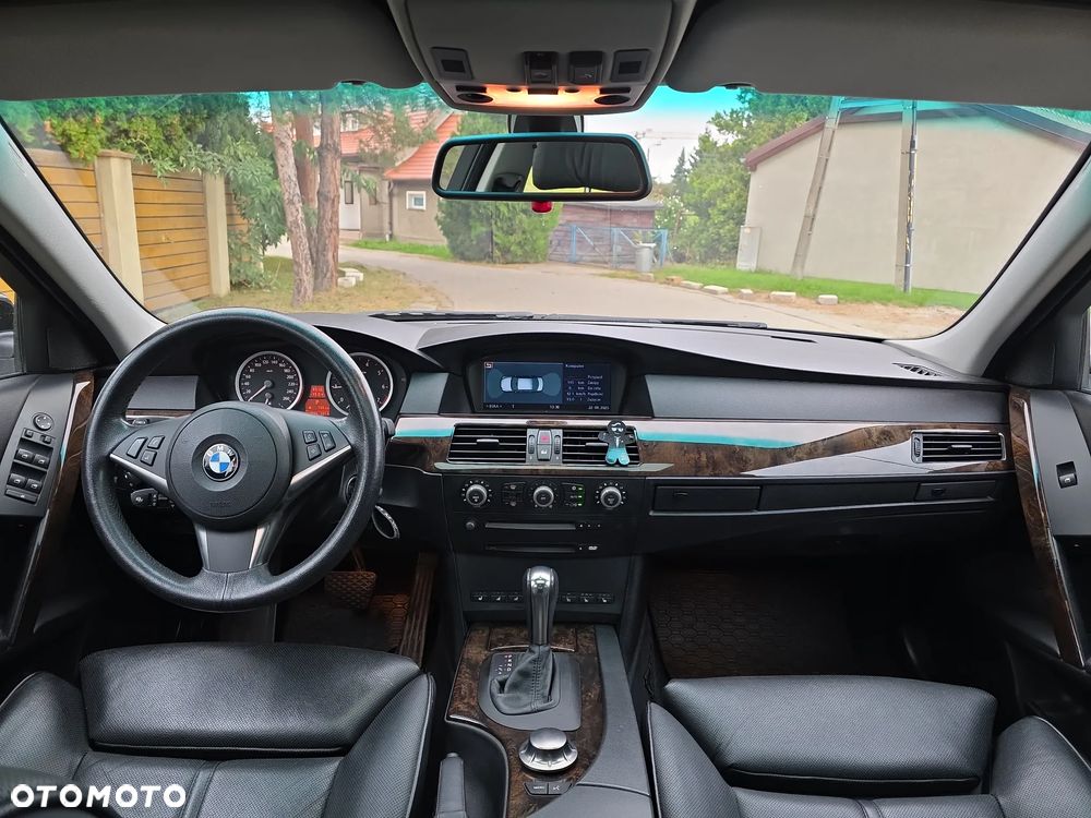 BMW Seria 5 545i - 9