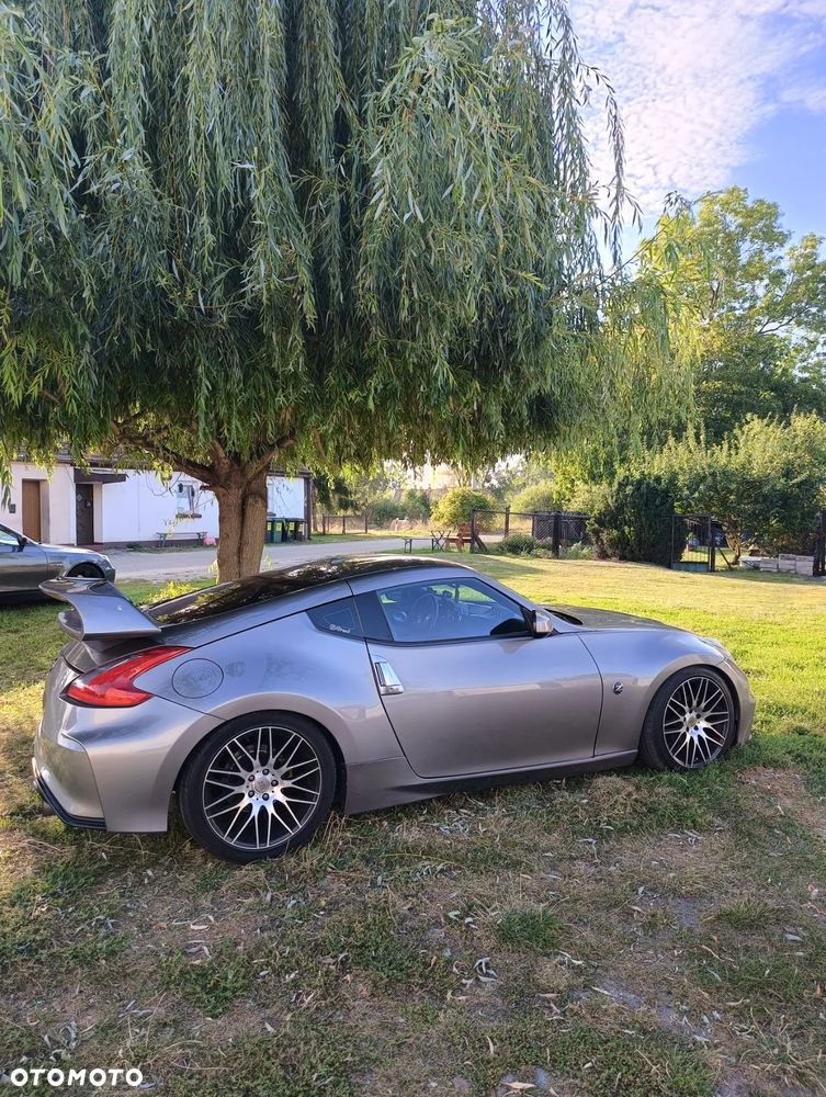 Nissan 370 Z - 8