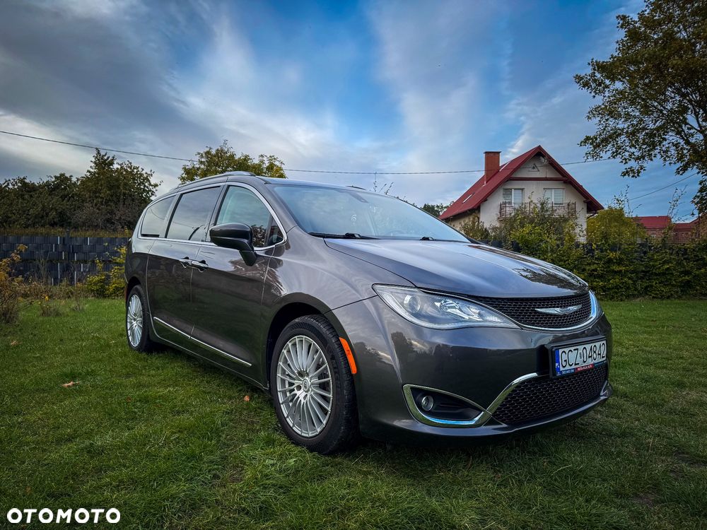 Chrysler Pacifica - 3