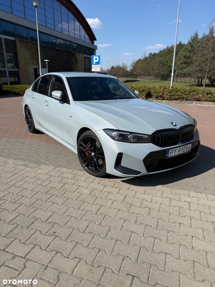BMW Seria 3 330i M Sport - 16