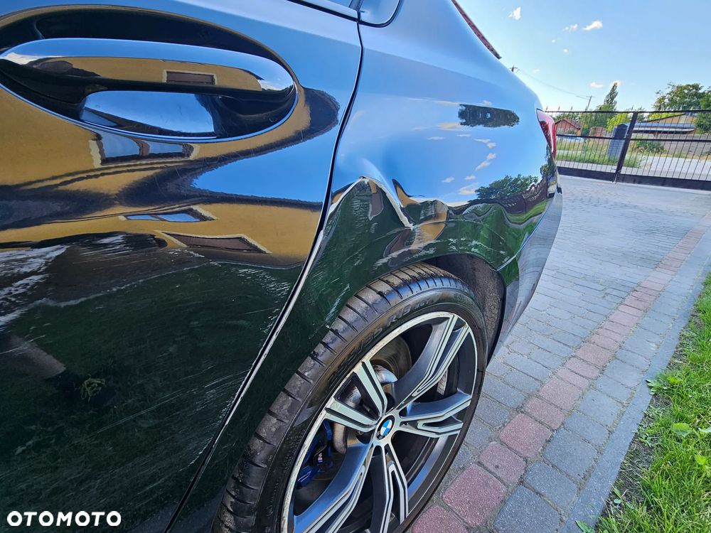 BMW Seria 3 330e M Sport - 39