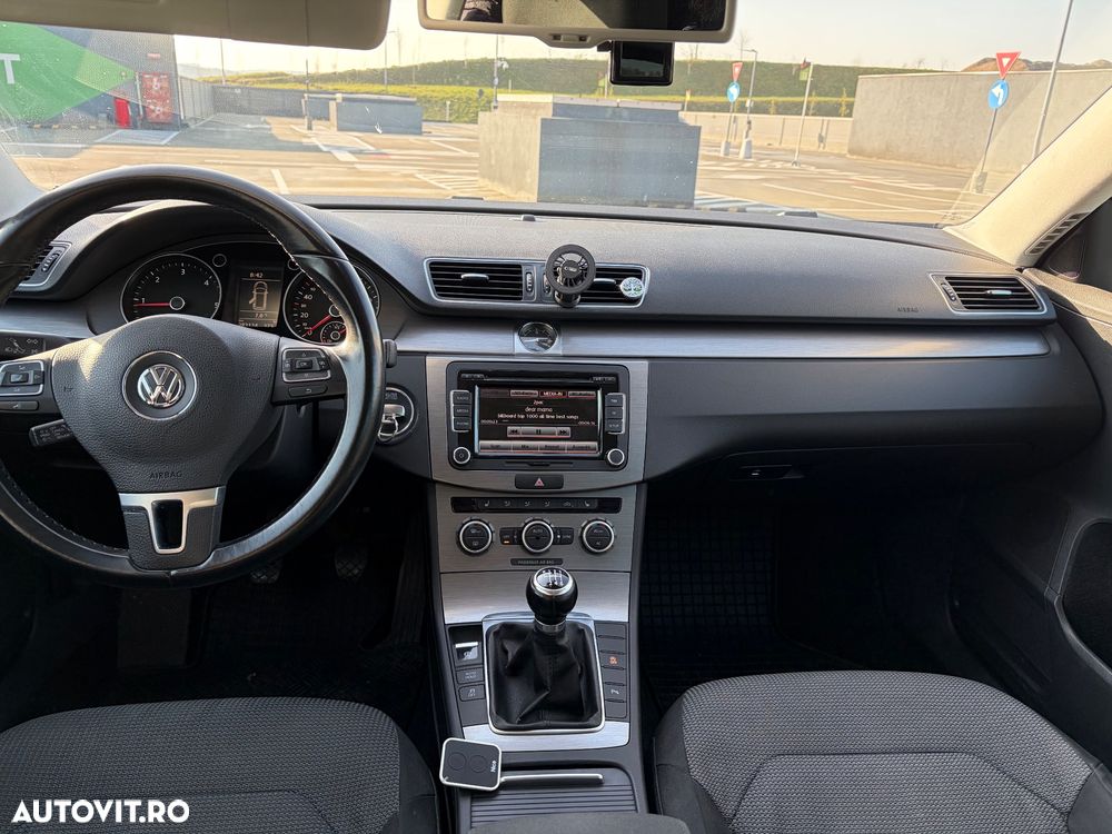 Volkswagen Passat 2.0 TDI BlueMotion Technology Comfortline - 9