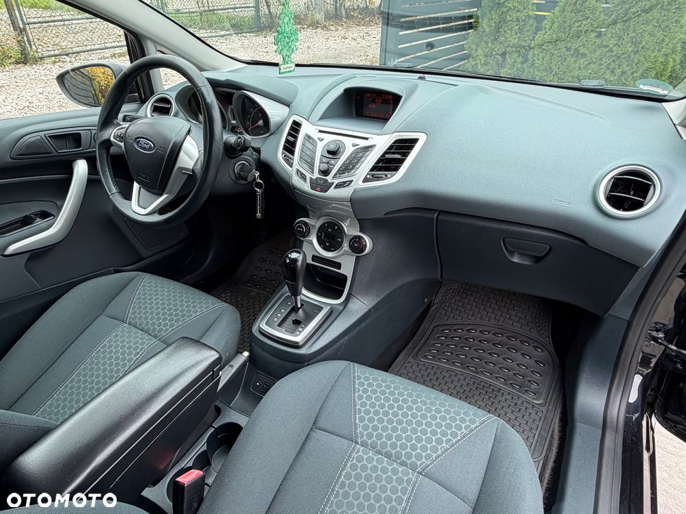 Ford Fiesta 1.4 Autom Titanium - 8