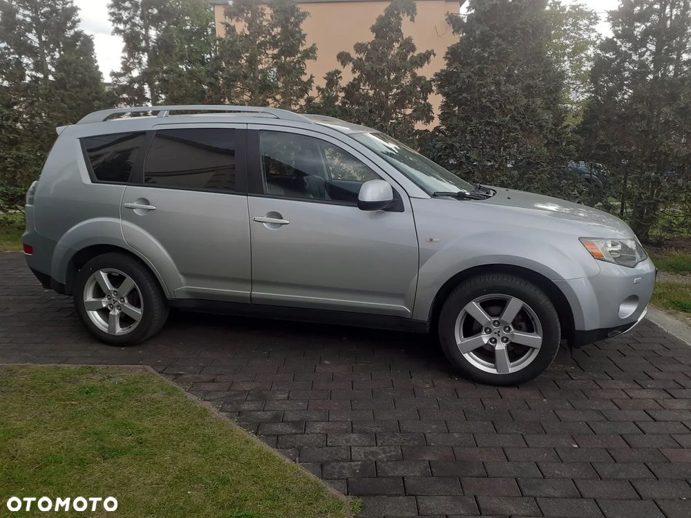 Mitsubishi Outlander 2.0 DID Instyle - 1
