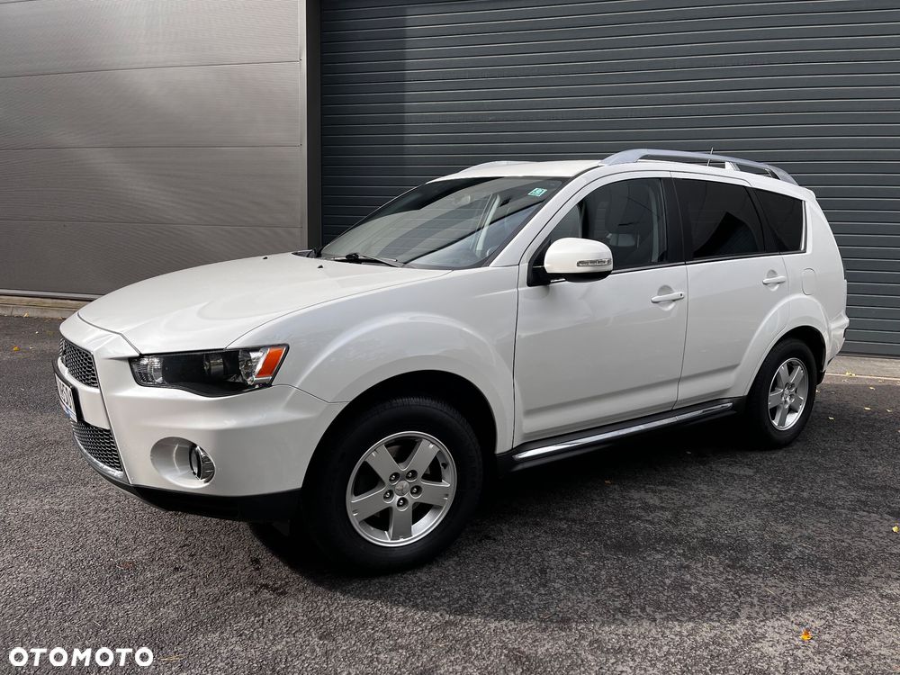 Mitsubishi Outlander 2.0 DI-D 4WD Invite - 3