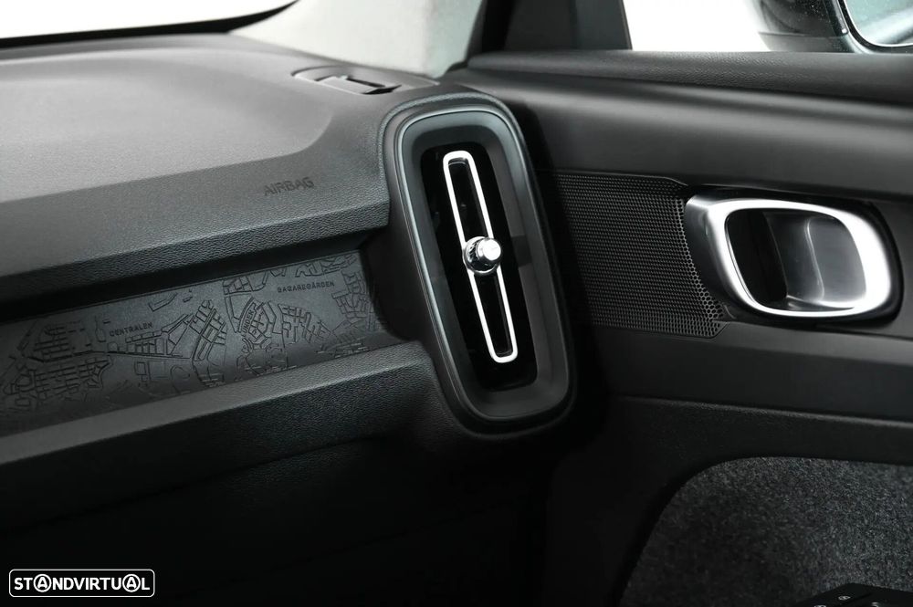 Volvo XC 40 1.5 T2 Momentum - 24