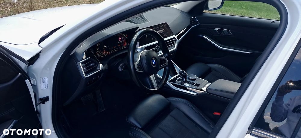 BMW Seria 3 320d xDrive M Sport - 10
