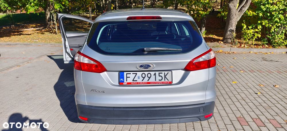 Ford Focus 1.6 Ambiente - 11