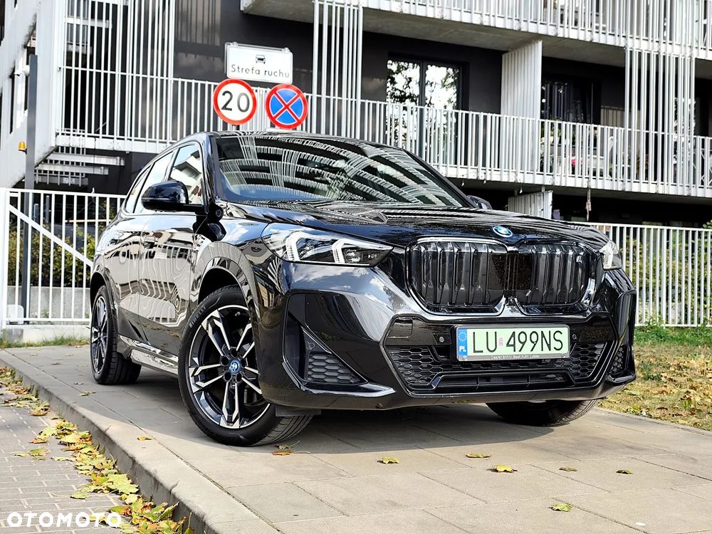 BMW iX1 xDrive30 66.5kWh M Sport - 1
