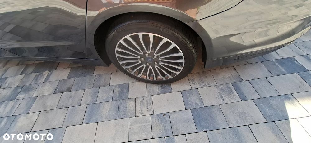 Ford Fusion - 6