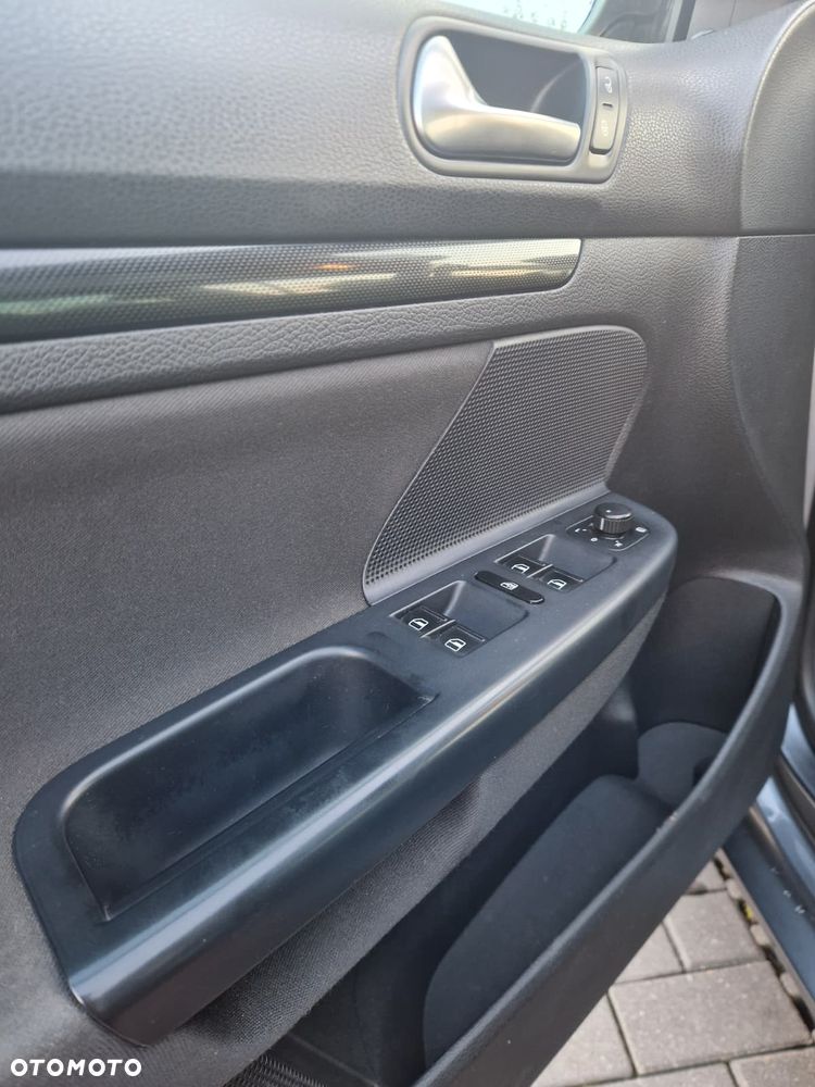 Volkswagen Golf 2.0 TDI Comfortline - 11
