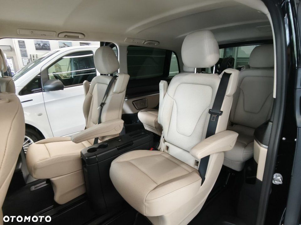 Mercedes-Benz Klasa V - 10