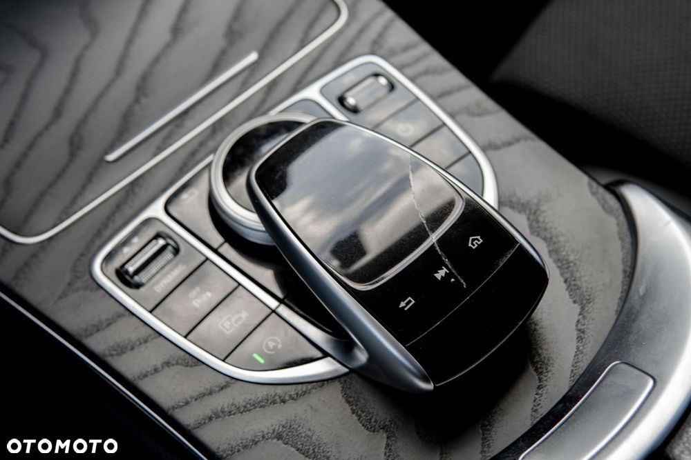 Mercedes-Benz Klasa C 200 d 9G-TRONIC - 22