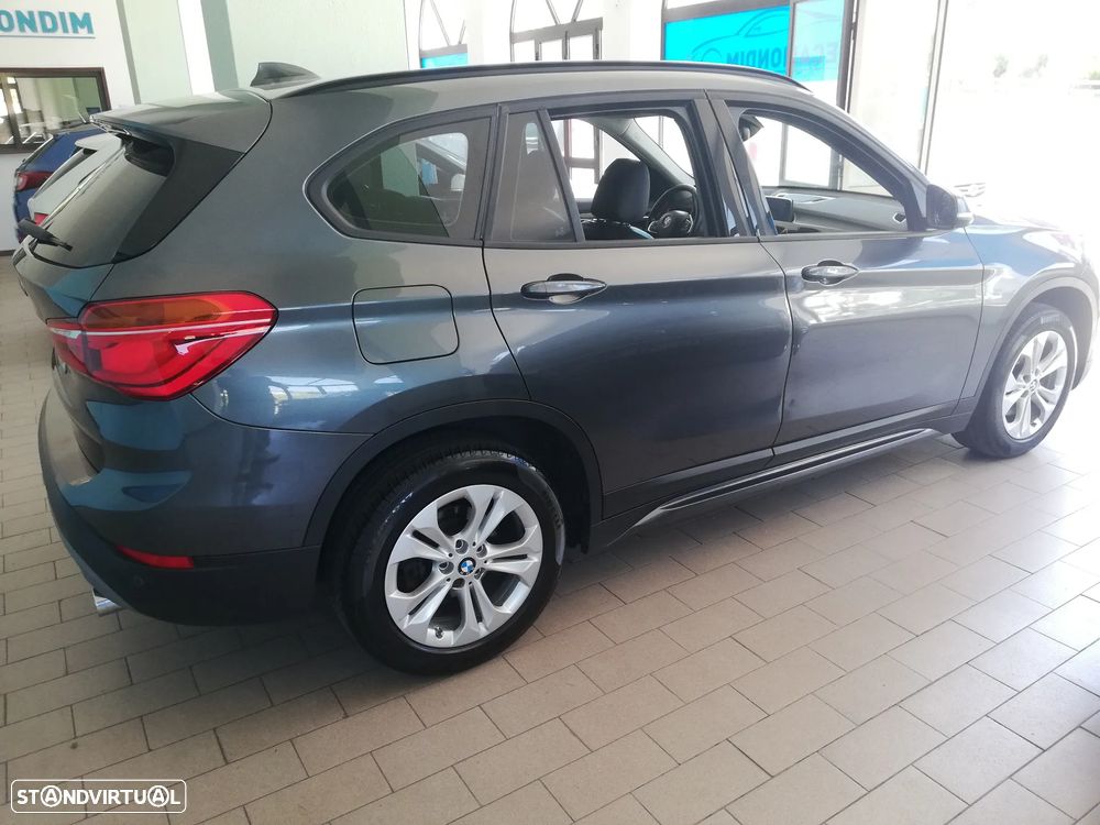 BMW X1 xDrive18d Sport Line - 3