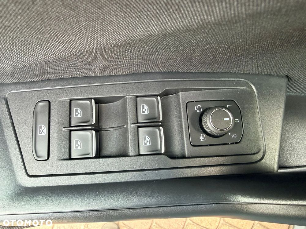 Volkswagen T-Roc 1.5 TSI Life DSG - 17