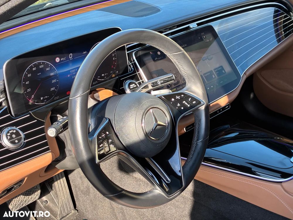 Mercedes-Benz E 300 4MATIC PHEV - 12