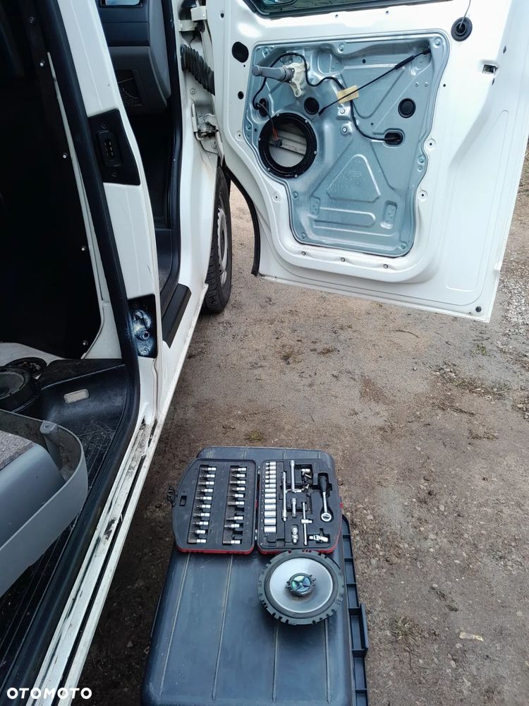 Volkswagen Transporter T5 TDI L1H1 - 5