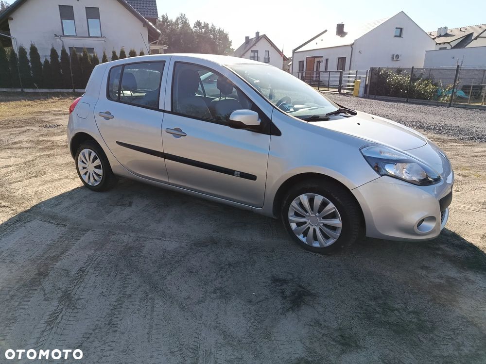 Renault Clio 1.5 dCi Alize - 10