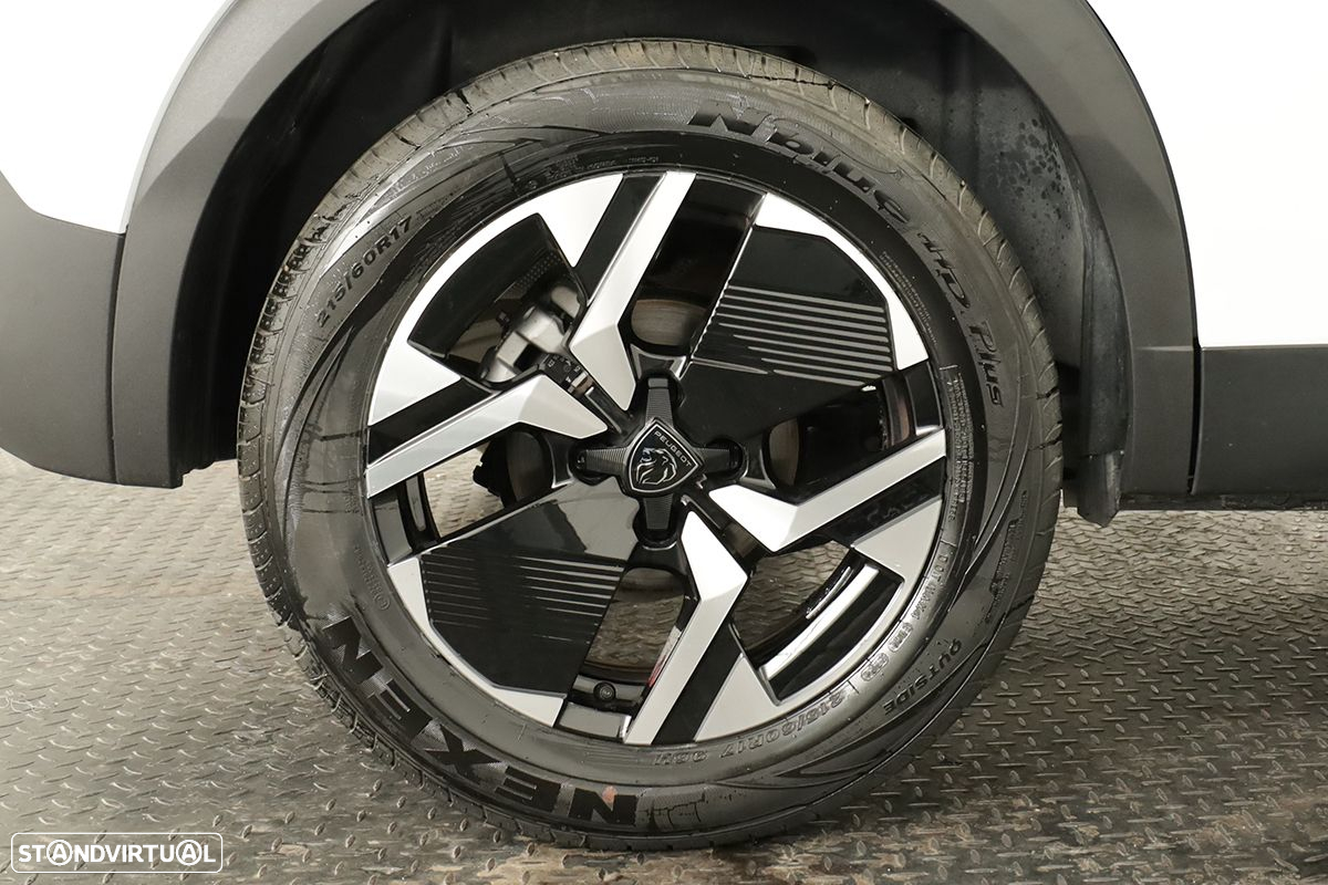 Peugeot 2008 1.2 PureTech Allure EAT8 - 5