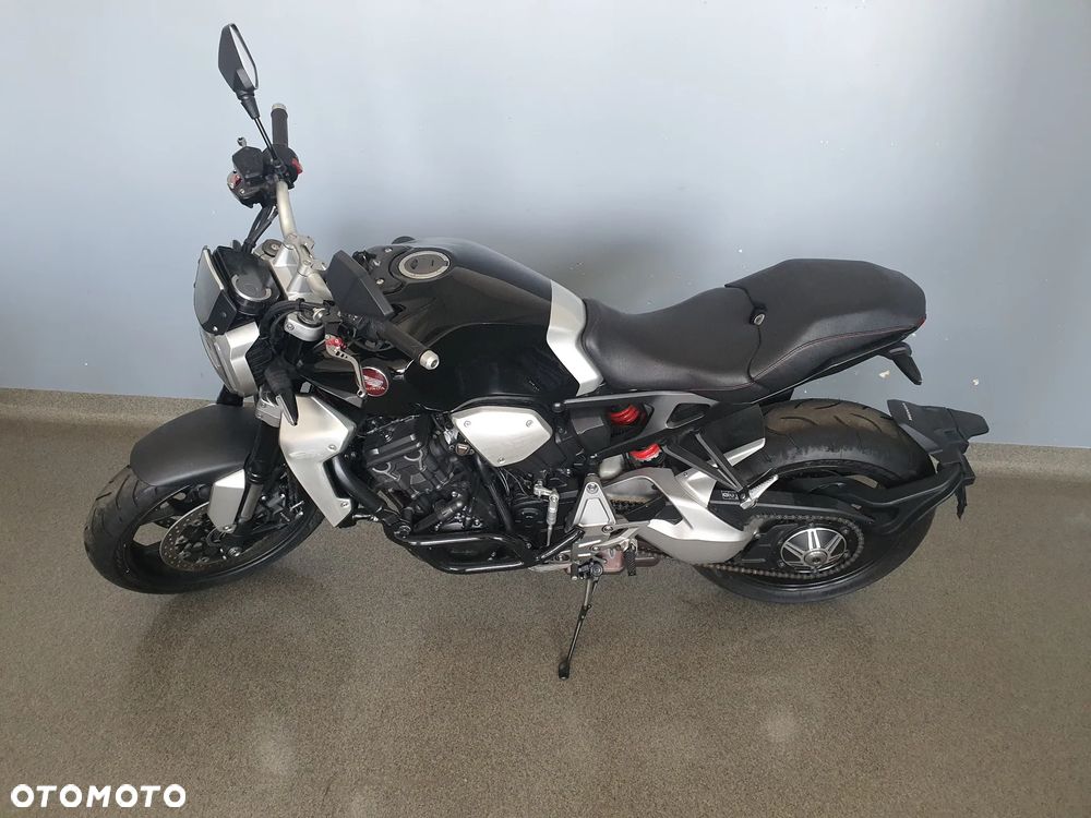 Honda CB - 8