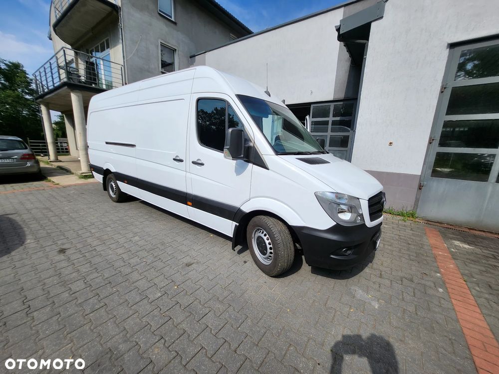 Mercedes-Benz Sprinter - 25