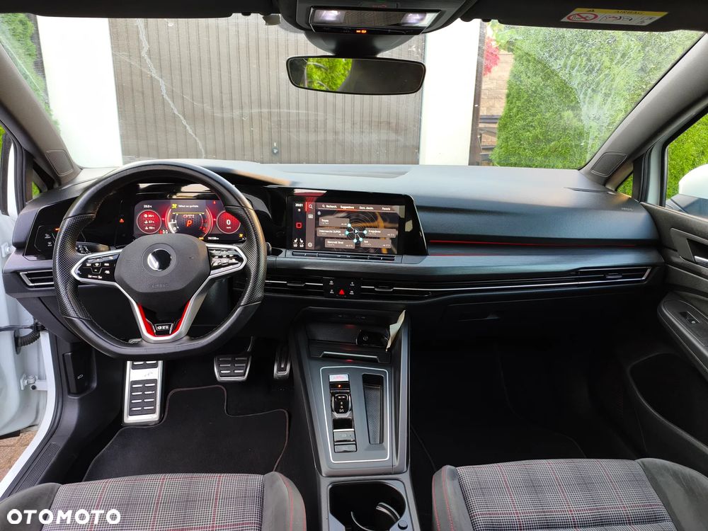 Volkswagen Golf - 10