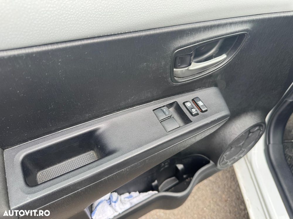 Toyota Yaris 1.5 VVT-i HSD Luna - 7
