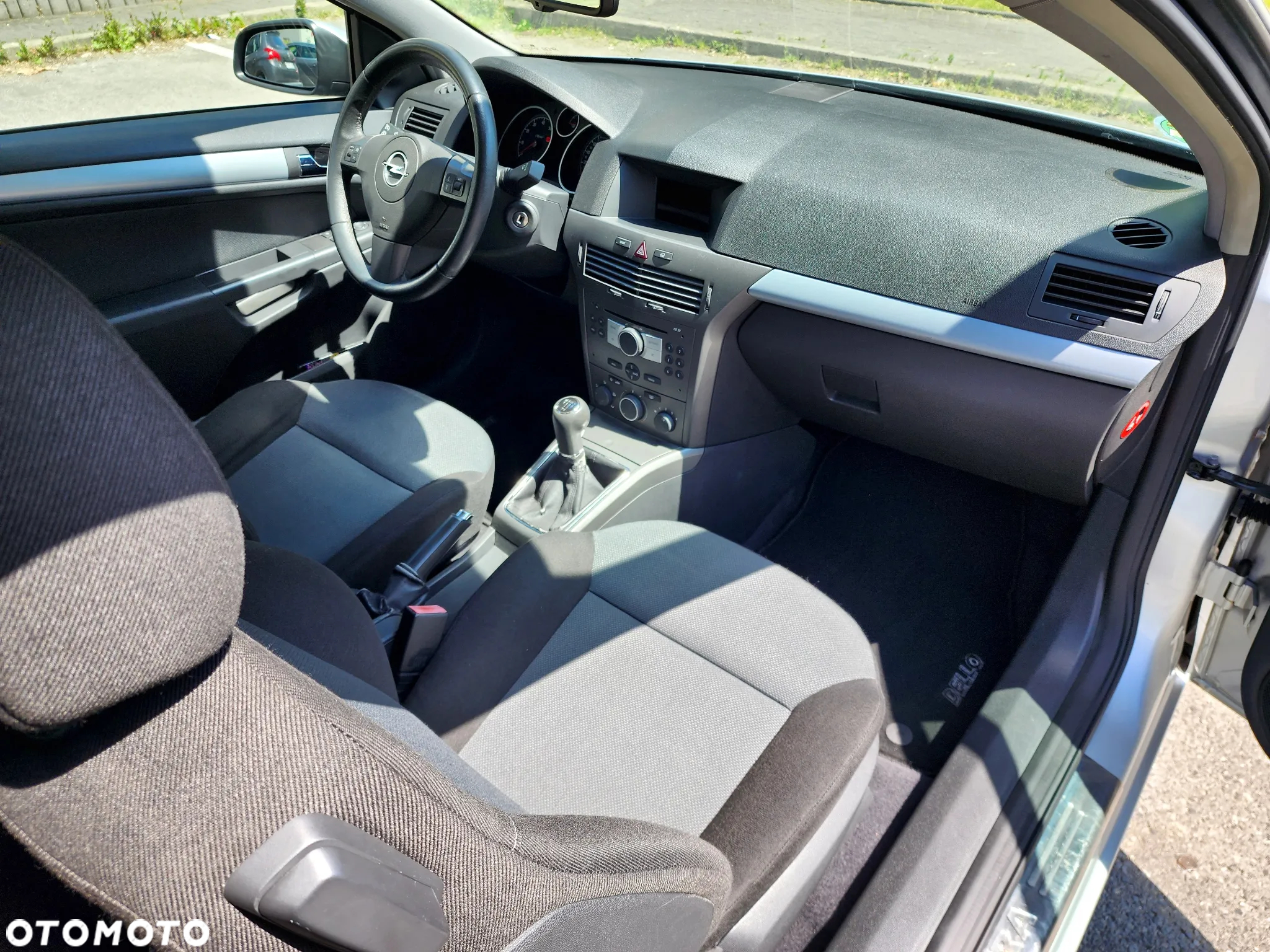 Opel Astra GTC 1.6 Edition - 25