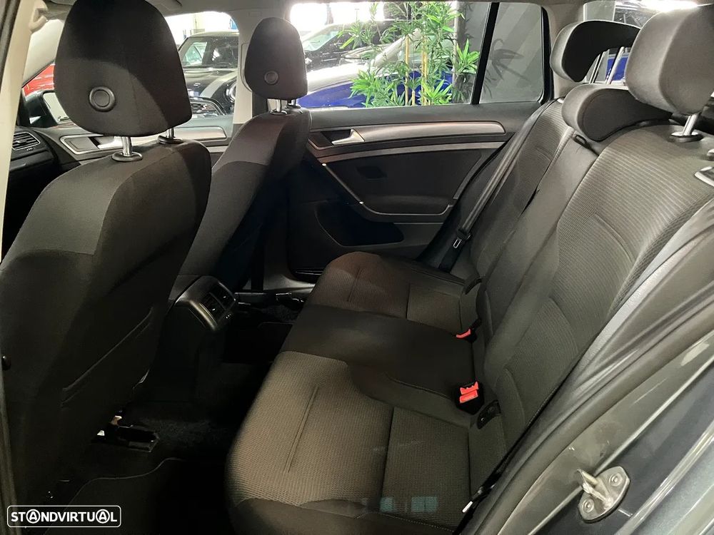 VW Golf Variant 1.6 TDi Confortline - 11