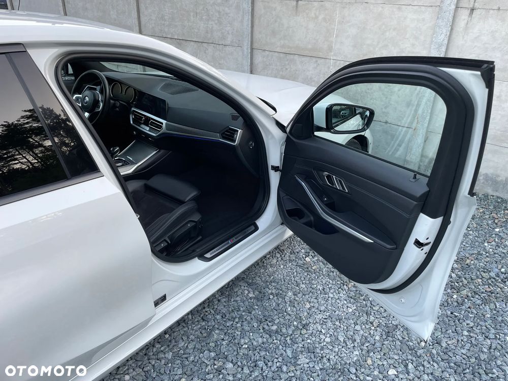 BMW Seria 3 320d Edition M Sport Shadow - 22