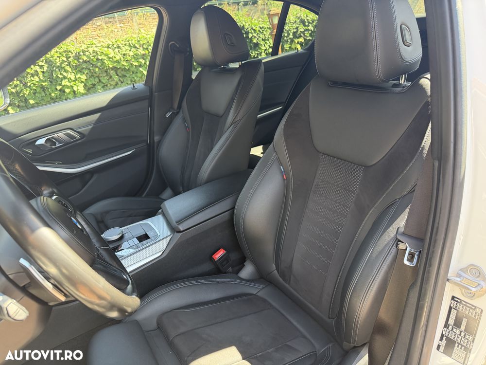 BMW Seria 3 320i AT - 12