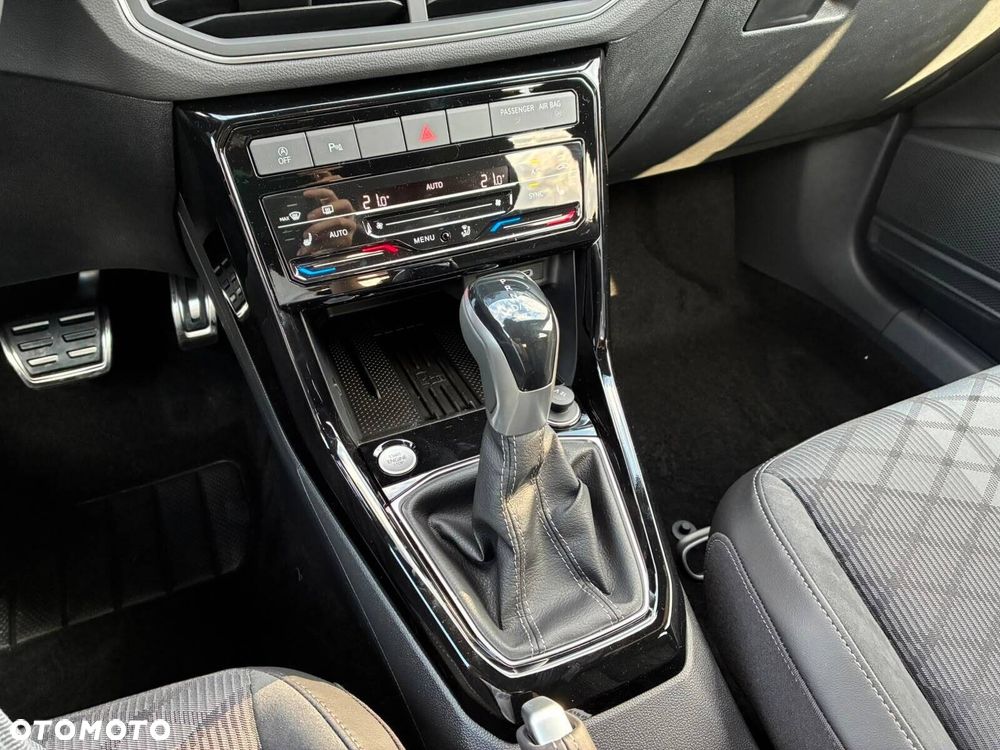 Volkswagen T-Cross - 23