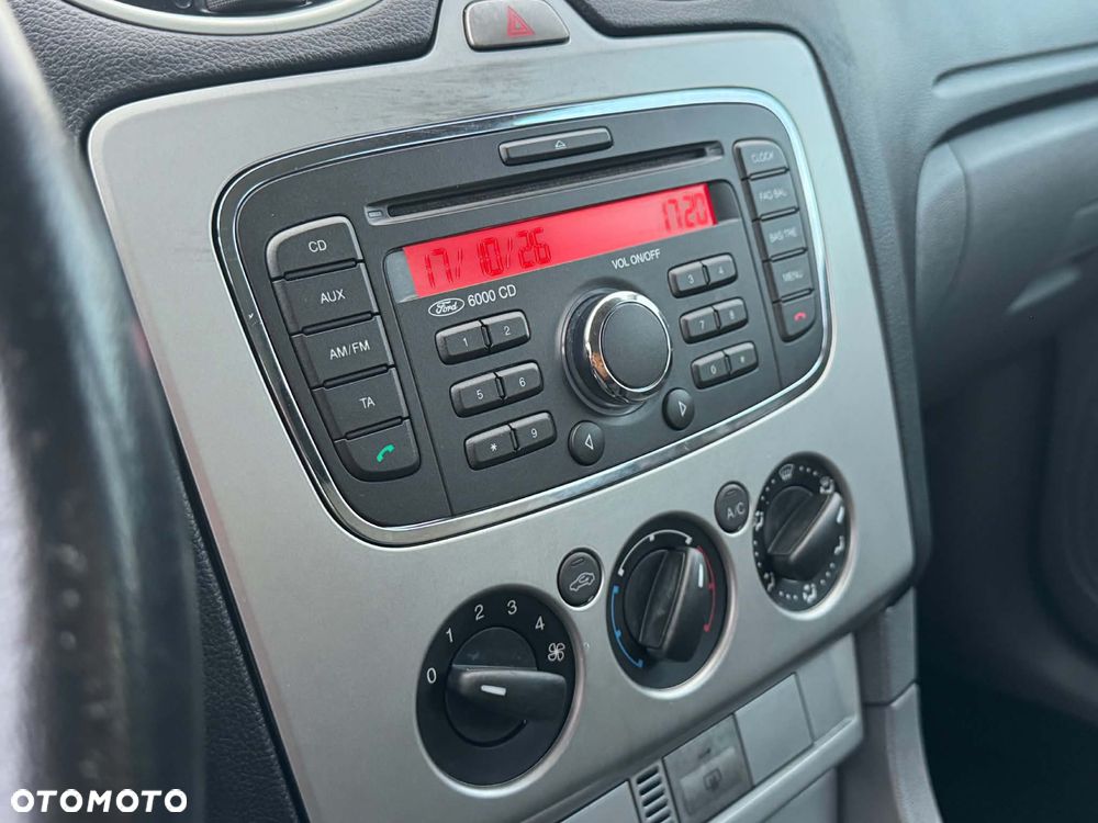 Ford Focus - 33