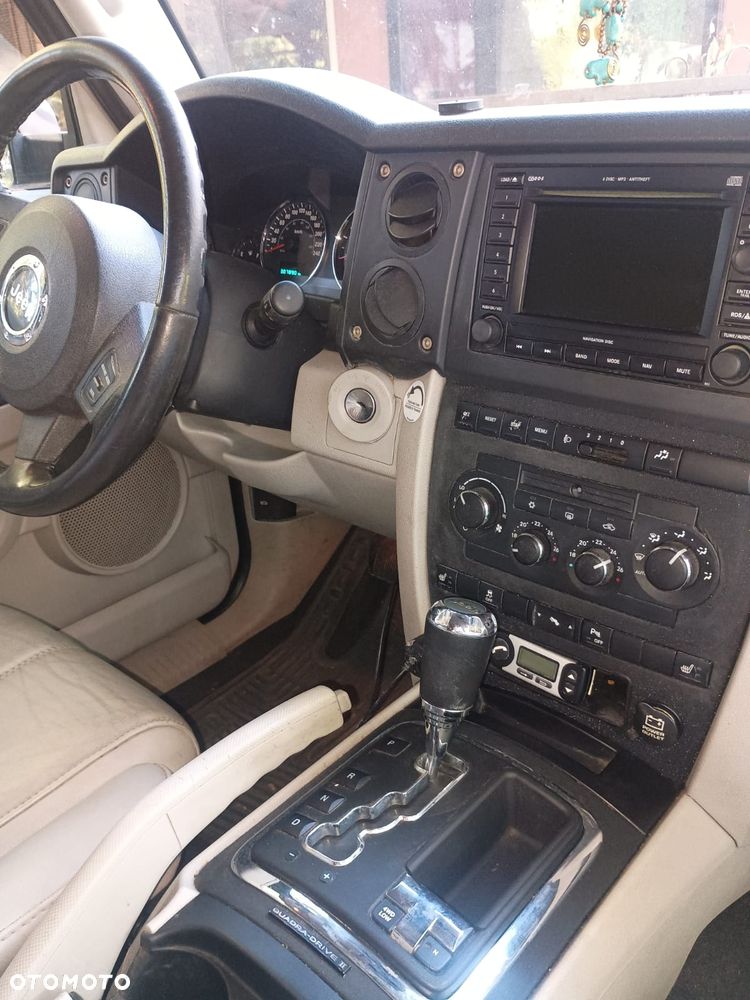 Jeep Commander - 8