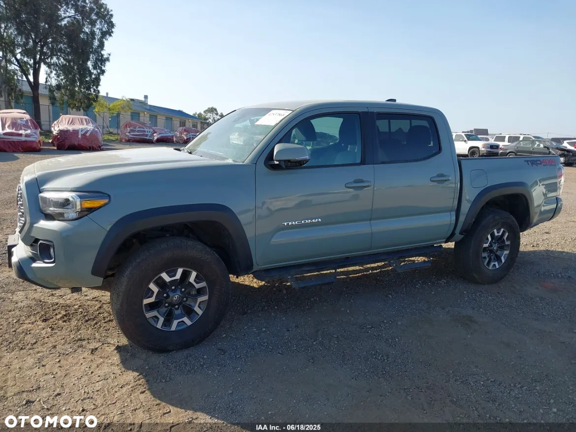 Toyota Tacoma - 4