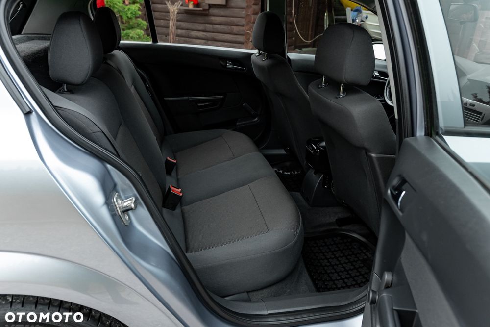 Opel Astra 1.4 Elegance - 21