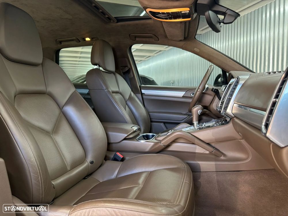 Porsche Cayenne S Hybrid - 15