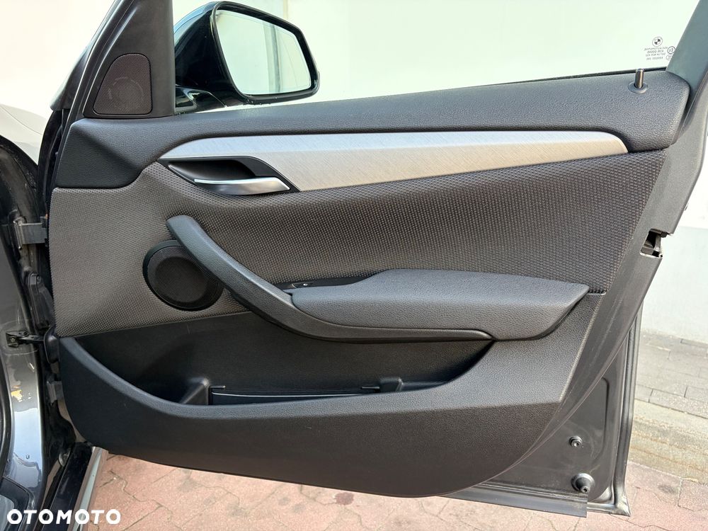 BMW X1 xDrive20i - 25