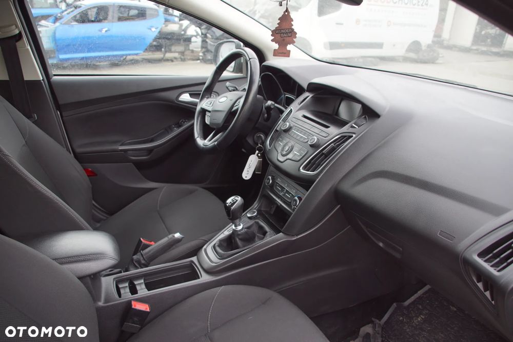 Auto na części - Ford Focus MK3 Lift 1.5 TDCI 95 KM GM5Q-6006-AA AV6R-7F096-GG ZJNC 2019R Silnik Skrzynia Drzwi Maska Błotnik Klapa Zderzak Lusterko Klamka Lampa Szyba Deska Kokpit Sterownik Moduł Czujnik Licznik Wyświetlacz Panel Kierownica - 15