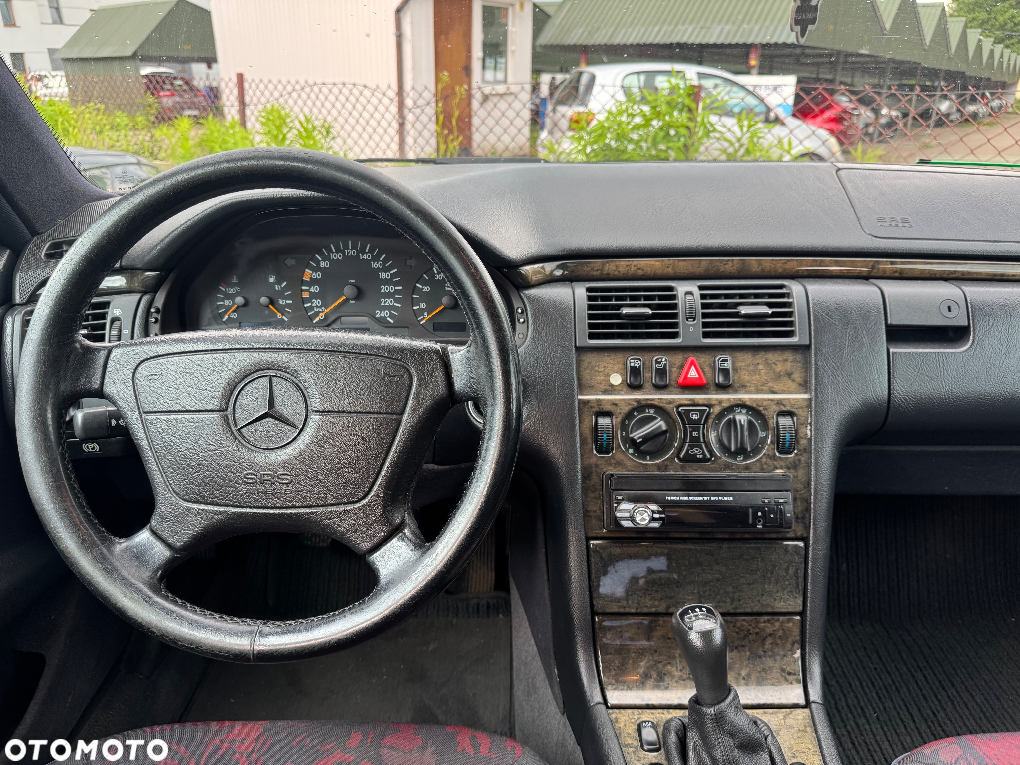 Mercedes-Benz Klasa E 200 Avantgarde - 30