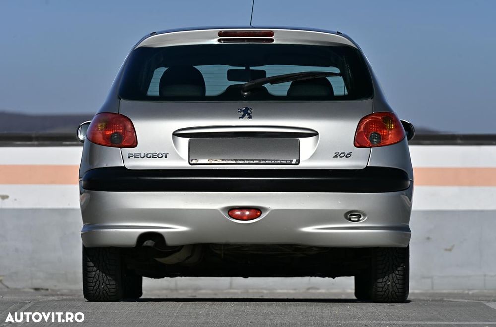 Peugeot 206 1.4E Sedan - 6